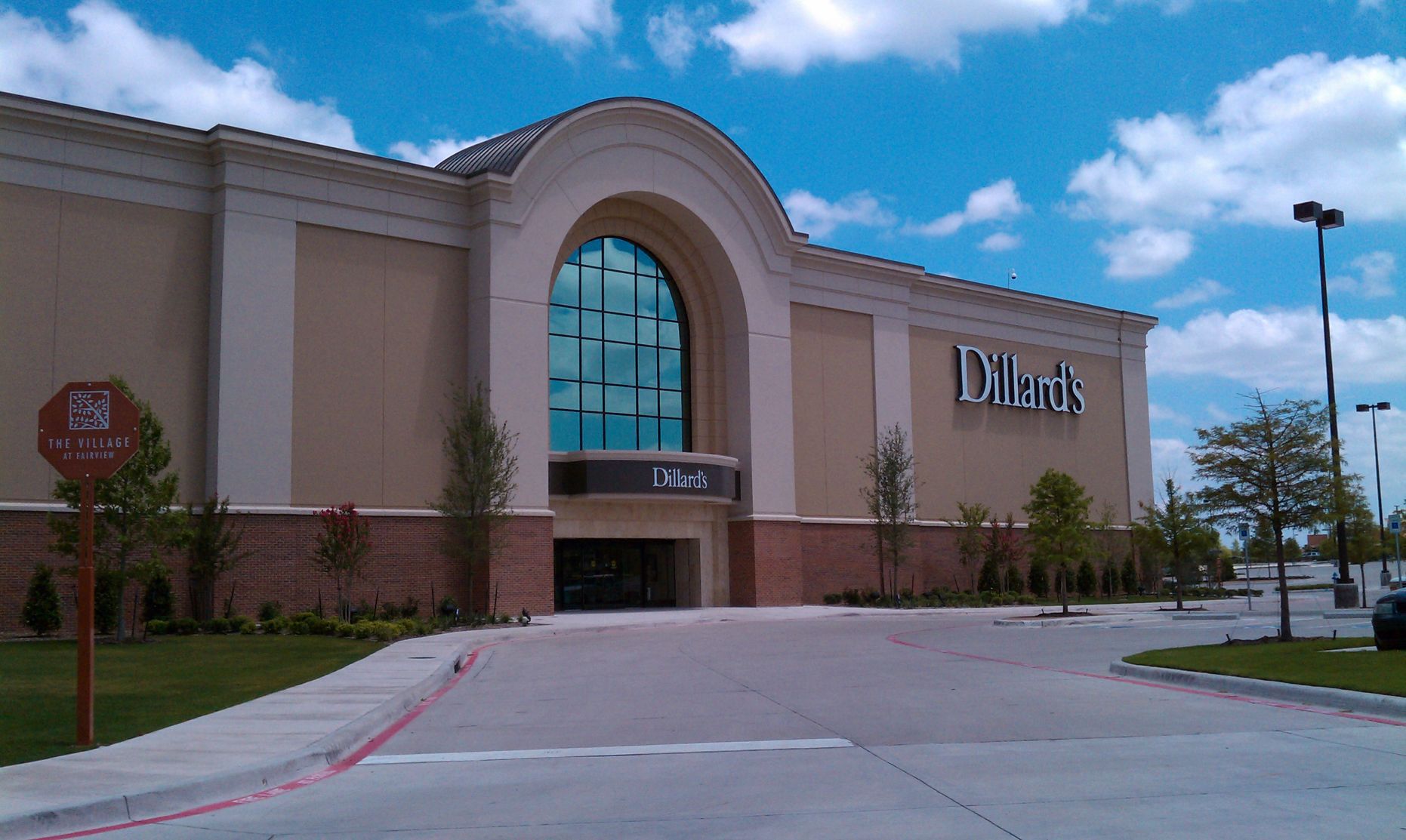 DILLARD'S